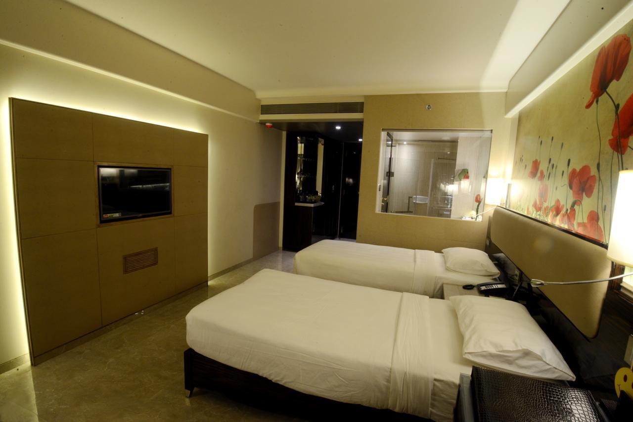 Sai Palace Grand, Malad 뭄바이 외부 사진